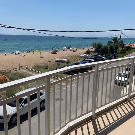 Villa "Breeze" Front To The Sea - Hakidiki Flogita Exterior foto