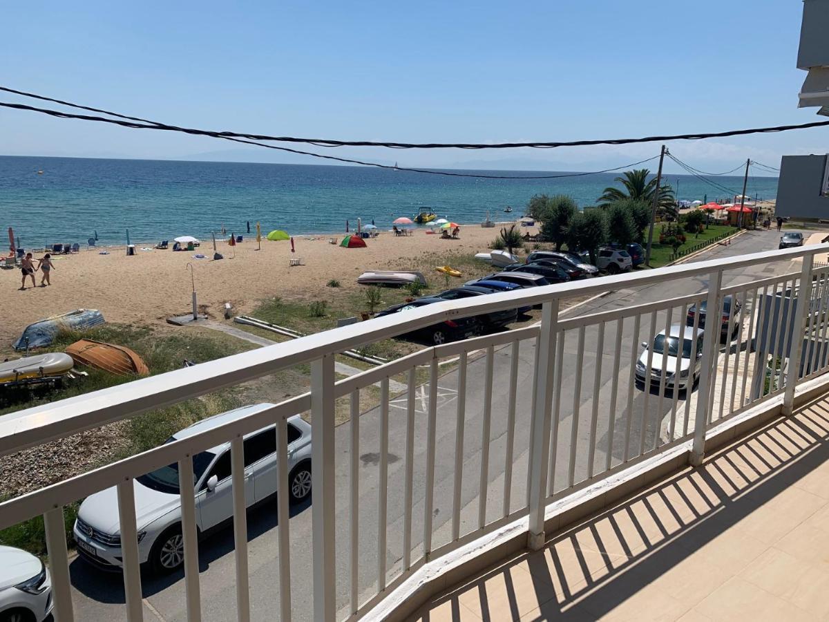 Villa "Breeze" Front To The Sea - Hakidiki Flogita Exterior foto